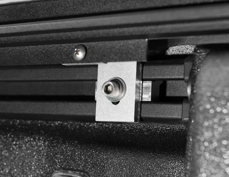 Roll-N-Lock — Roll-N-Lock 2020 Jeep Gladiator 5ft bed M-Series Retractable Tonneau Cover
Retractable Cover - view 18