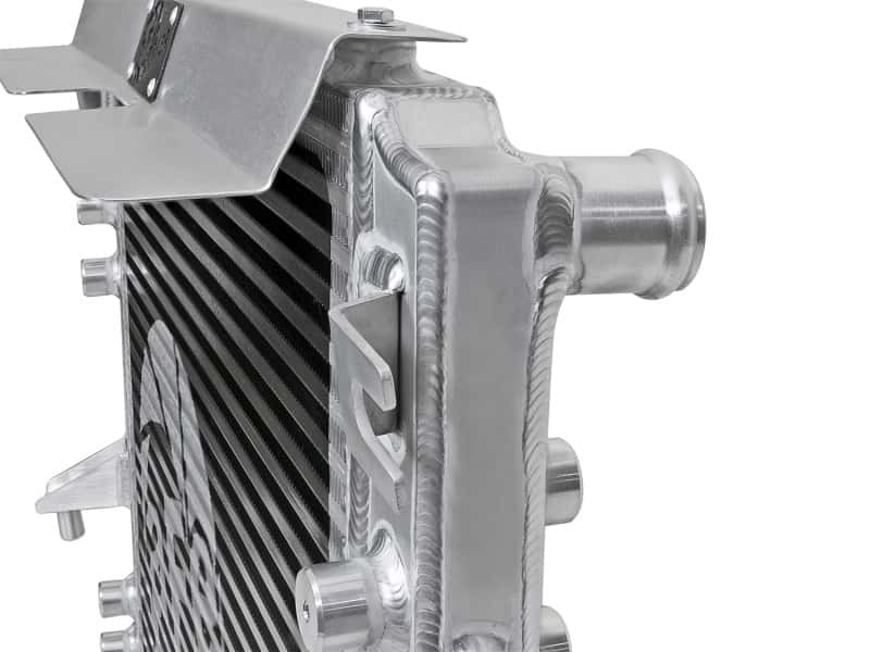 aFe — aFe BladeRunner GT Series Bar and Plate Radiator w/ Black Hoses 07-11 Jeep Wrangler (JK) V6 3.8L
BladeRunner Radiator - view 3