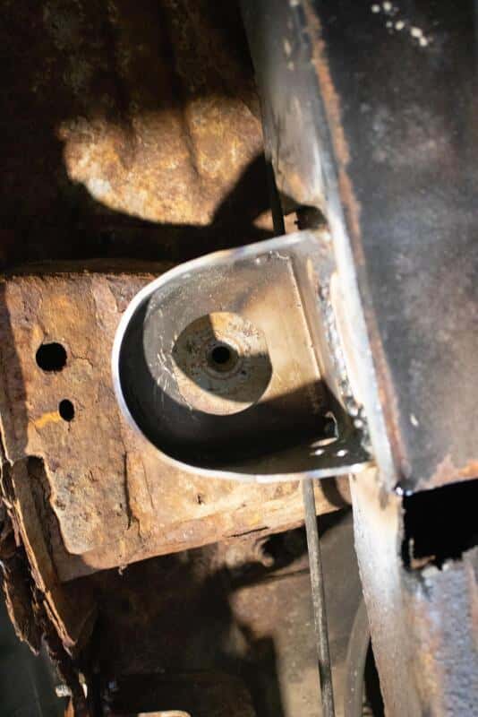 RustBuster — Rust Buster Avalanche/Suburban/Yukon Center Body Frame Mount - view 7