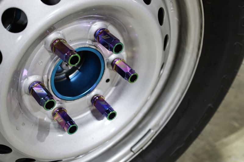 Mishimoto — Mishimoto Aluminum Locking Lug Nuts M12x1.5 27pc Set Neo Chrome
Locking Lug Nut Set - view 5