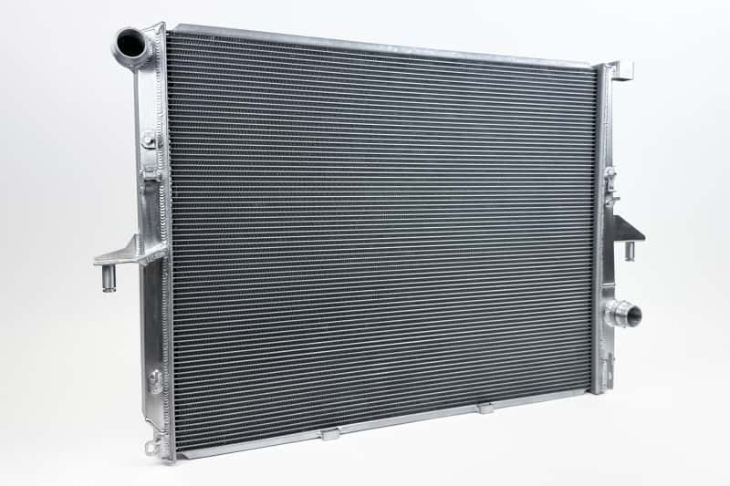 CSF — CSF Porsche 955/957 Cayenne / Audi Q7 / VW Touareg Heavy-Duty Performance Radiator
CSF Radiator - view 4