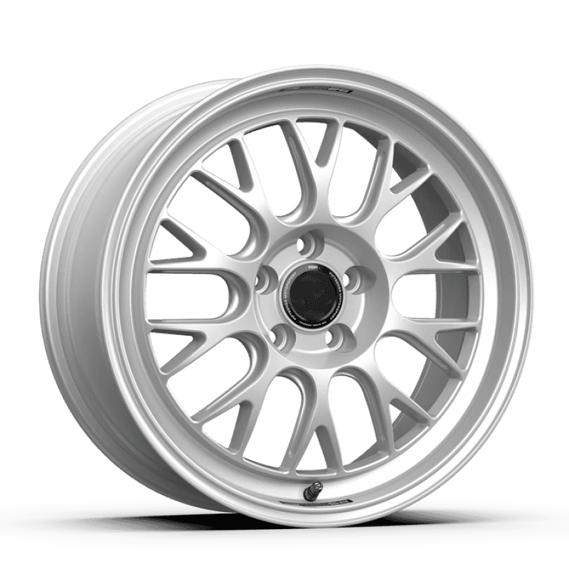 fifteen52 — fifteen52 Holeshot RSR 18x8.5 5x112 42mm ET 57.1mm Center Bore Radiant Silver - view 1
