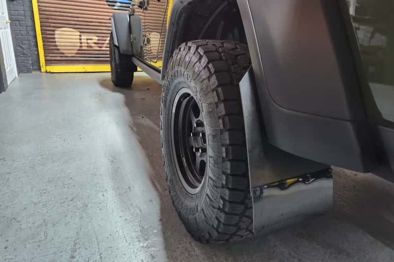 Rally Armor — Rally Armor 19-25 Jeep JT Gladiator (Mojave/Rubicon) Black Mud Flap w/Army Green Logo
Mud Flap - view 11
