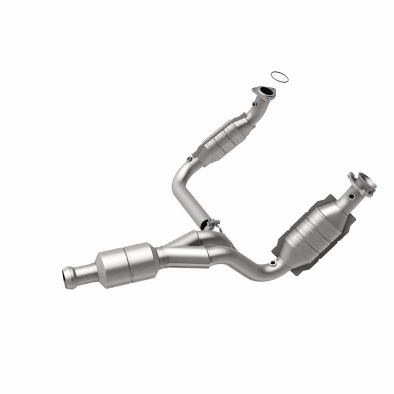 Magnaflow — MagnaFlow Conv Direct Fit 10-13 GMC Sierra 1500 V6 4.3L
California - view 19