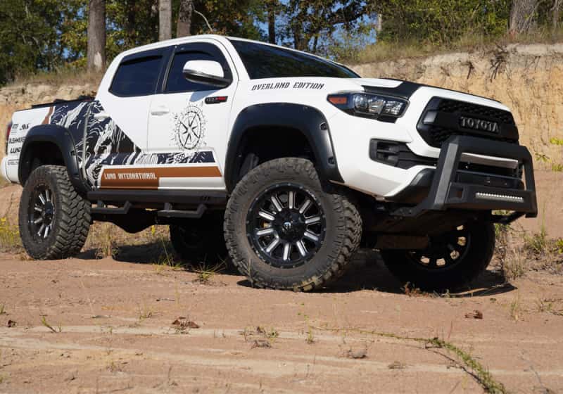 Superlift — Superlift 05-15 Toyota Tacoma 4.5in Lift Kit w/ Fox Front Coilover & 2.0 Rear - view 4