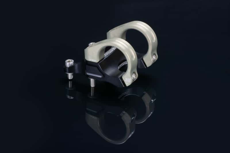 Renthal — Renthal Integra 35 Handlebar Clamp 50 mm./ +10 Rise - view 3