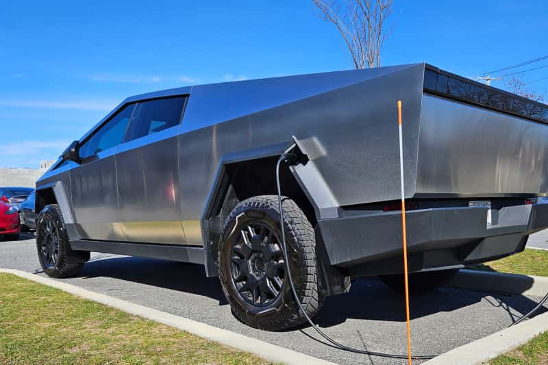 Rally Armor — Rally Armor 24-25 Tesla Cybertruck Black UR Mud Flap Metallic Black Logo
Mud Flap - view 6