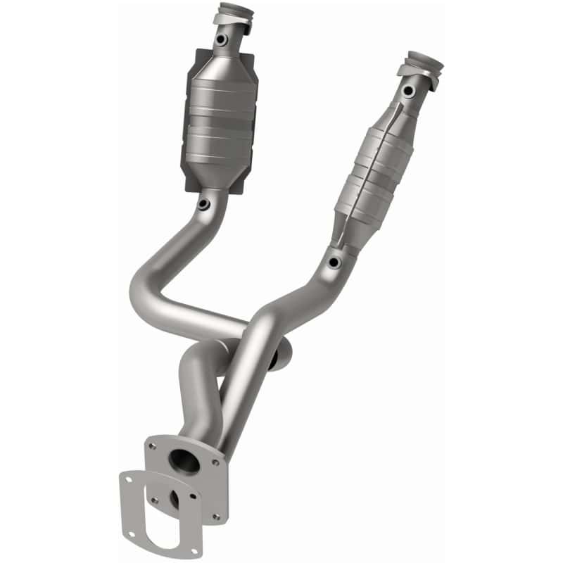 Magnaflow — Magnaflow 2005 Ford F-250 Super Duty 6.8L Direct Fit Converter
California - view 4