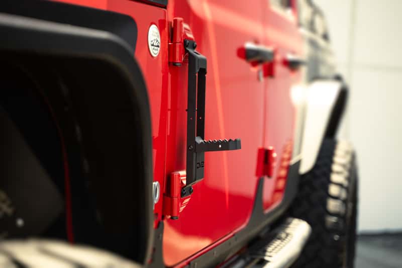 DV8 Offroad — DV8 Offroad 07-23 Jeep Gladiator/Wrangler JT/JK/JL Hinge Mounted Step
Jeep HingeMount Step - view 6