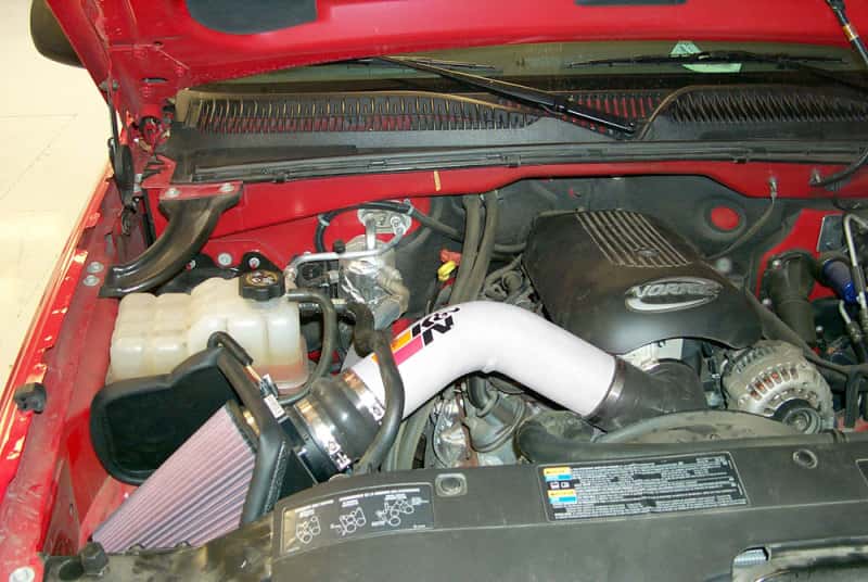 K&N Engineering — K&N 01-07 Chevy Silverado 2500HD/3500HD V8-6.0L High Flow Performance Kit
Performance Air Inta
Air Intake System - view 4
