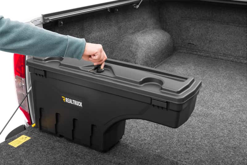 Undercover — UnderCover 2022 Nissan Frontier Ext/Crew All Beds Drivers Side Swing Case - Black Smooth - view 10