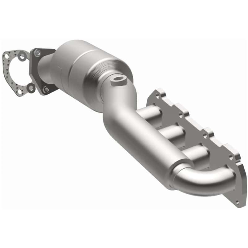 Magnaflow — Magnaflow Conv DF 02-04 Volkswagen Passat 4.0L
California - view 3