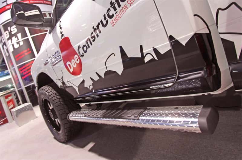 Dee Zee — Dee Zee Universal Tubes - 6In Oval - Brite Tread Aluminum (CrewCab)
Nerf/Step Bar - view 9