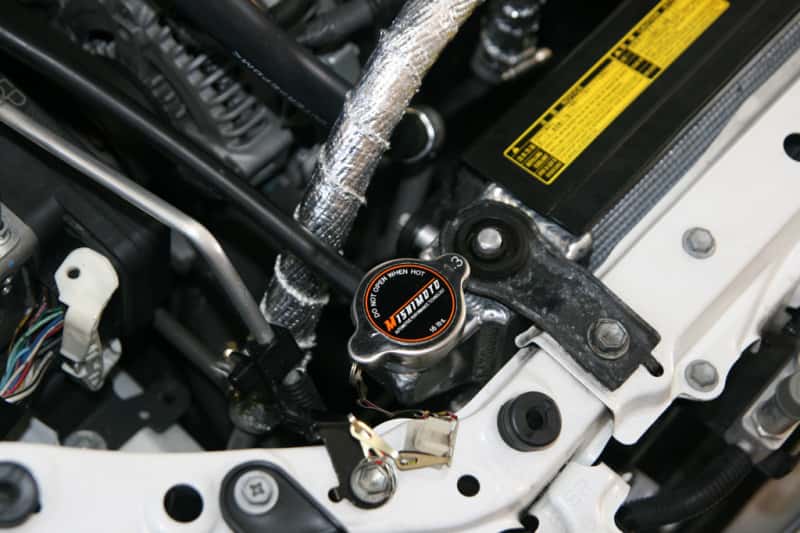 Mishimoto — Mishimoto 05-10 Scion tC Manual Aluminum Radiator - view 9
