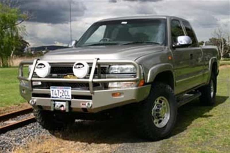 ARB — ARB Combar Slvrado99-02
Combination Bumper - view 1