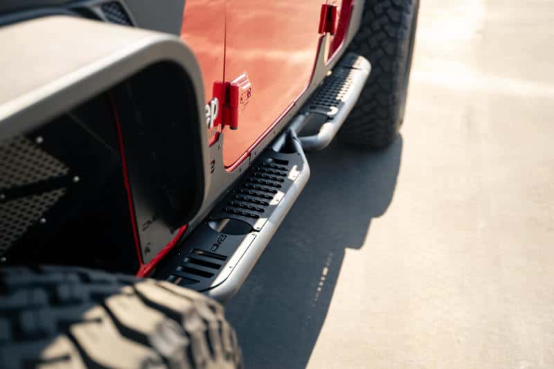 DV8 Offroad — DV8 Offroad 20-23 Jeep Gladiator JT Body/Pinch Weld Mounted Step
Side Steps - view 4