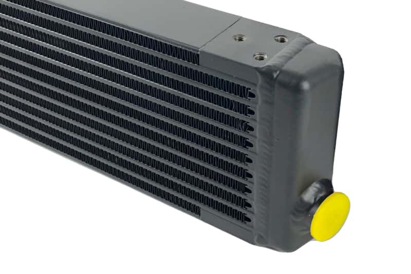 CSF — CSF Universal Signal-Pass Oil Cooler (RSR Style) - M22 x 1.5 - 24in L x 5.75in H x 2.16in W
CSF Oil Cooler - view 4