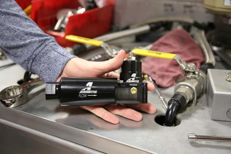Aeromotive — Aeromotive Universal Filter Combo EFI Regulator 10 Micron AN-06 Flare
Fuel Regulator - view 3