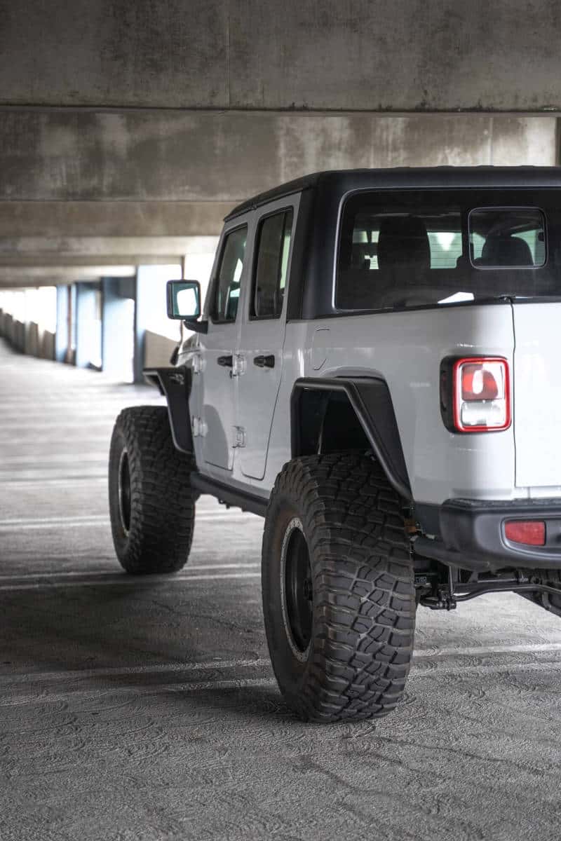 DV8 Offroad — DV8 Offroad 20-23 Jeep Gladiator JT Spec Series Fender Flares - view 4