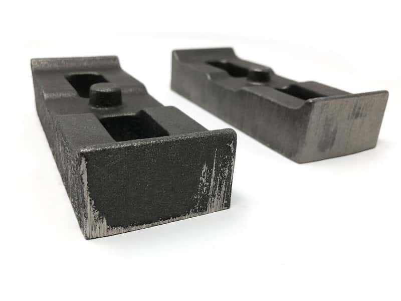 Tuff Country — Tuff Country 01-10 GMC Sierra 2500HD/3500 4wd 1in Cast Iron Lift Blocks Pair
Block Kit-1in. - view 2