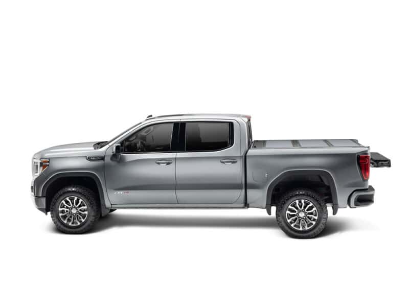 Undercover — UnderCover 19-20 Chevy/GMC Silverado/Sierra 69.6in Fusion Bed Cover - Havana - view 5