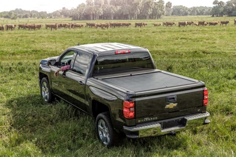 Roll-N-Lock — Roll-N-Lock 17-18 Ford F-250/F-350 Super Duty LB 96-1/2in M-Series Retractable Tonneau Cover
Retractable Cover - view 3