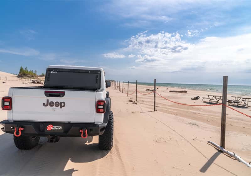 BAK — BAK 2020 Jeep Gladiator 5ft Bed BAKFlip MX4 - view 12