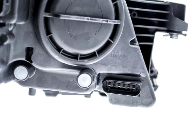 Hella — Hella 2006-2011 Mercedes-Benz CLS500 Halogen Headlight Assembly - view 14