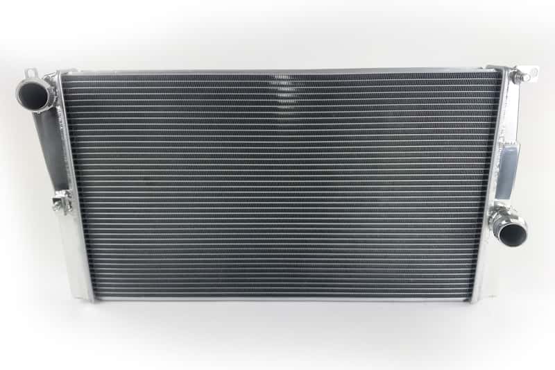 CSF — CSF BMW 2 Series (F22/F23) / BMW 3 Series (F30/F31/F34) / BMW 4 Series (F32/F33/F36) M/T Radiator
CSF Radiator
7080
 - view 3