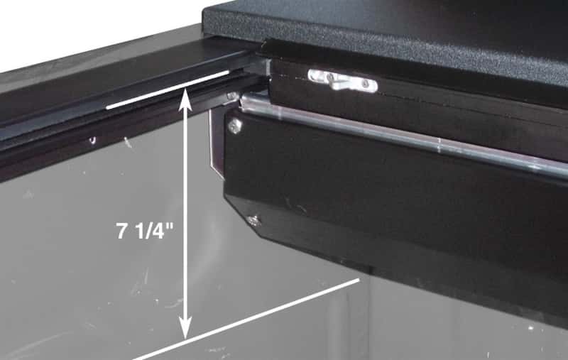 Roll-N-Lock — Roll-N-Lock 2019 Ram RamBox 1500 (3)(18) XSB 67in M-Series Retractable Tonneau Cover - view 4