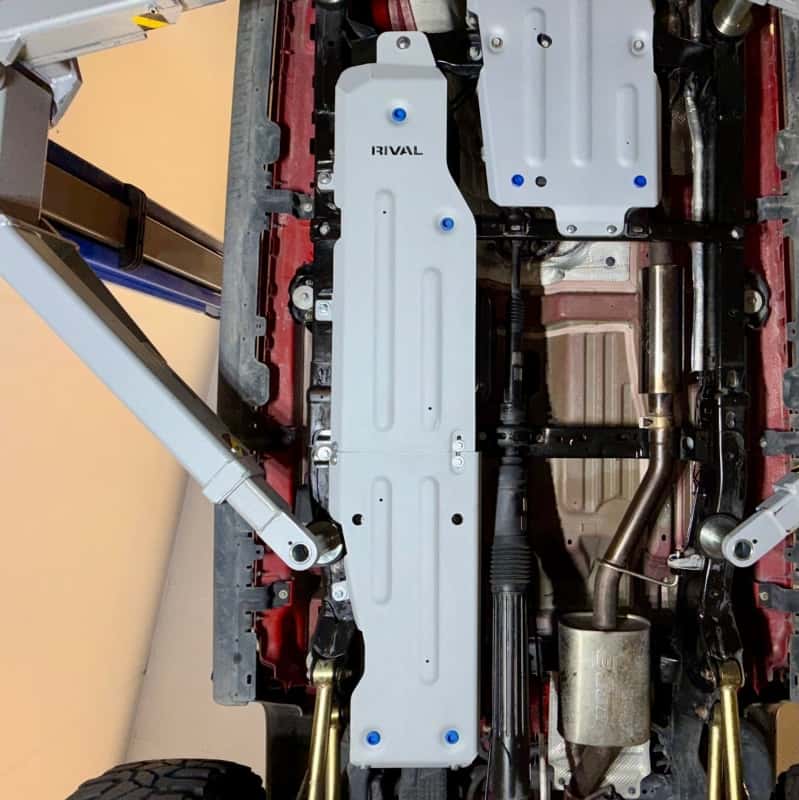 Rival 4x4 — Rival 20-26 Jeep Gladiator Aluminum Gas Tank Skid Plate - view 3