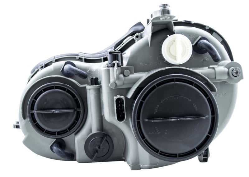 Hella — Hella 2003-2006 Mercedes-Benz C55 CLK55 AMG Halogen Headlight Assembly - view 10