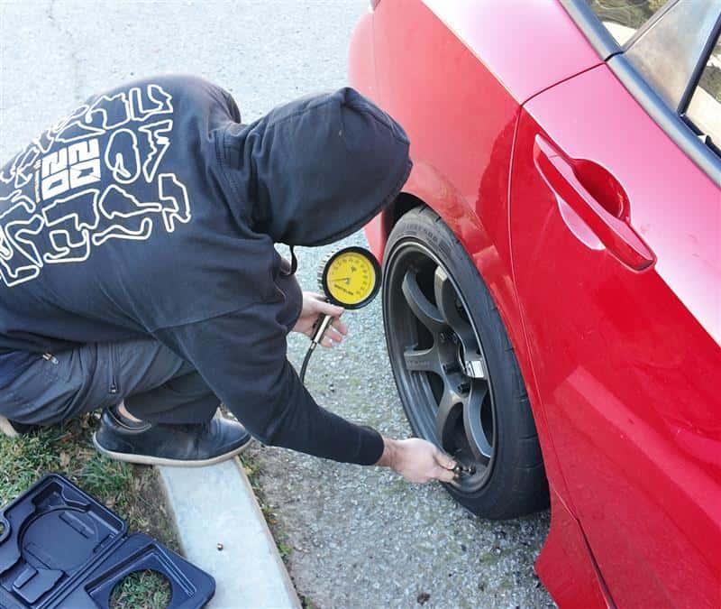 Whiteline — Whiteline Tire Pressure Gauge - view 4