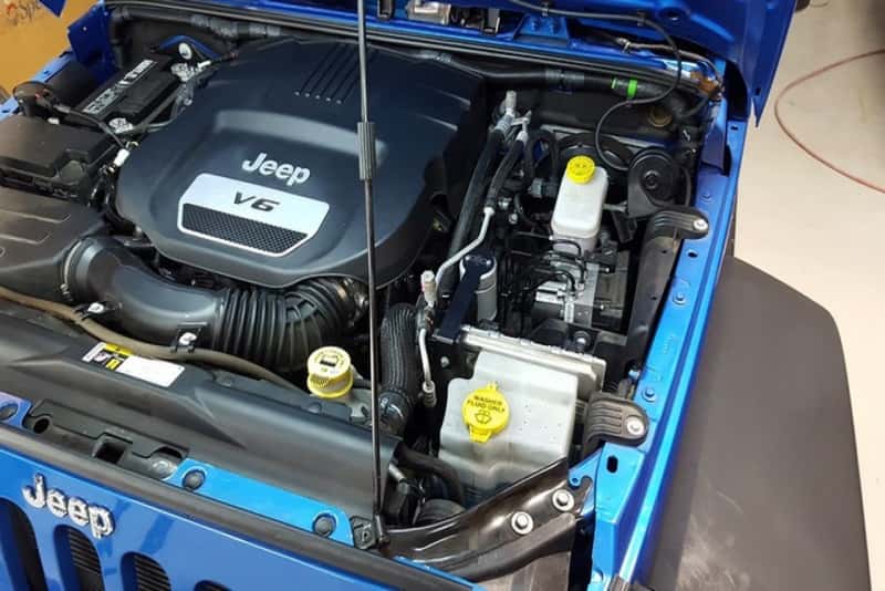 J&L — J&L 12-17 Jeep Wrangler JK 3.6L Passenger Side Oil Separator 3.0 - Clear Anodized
Oil Separator - view 3
