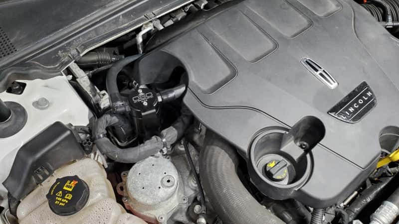 J&L — J&L 17-20 Lincoln Continental/MKZ 3.0L EcoBoost Passenger Side Oil Separator 3.0 - Black Anodized
Oil Separator - view 2
