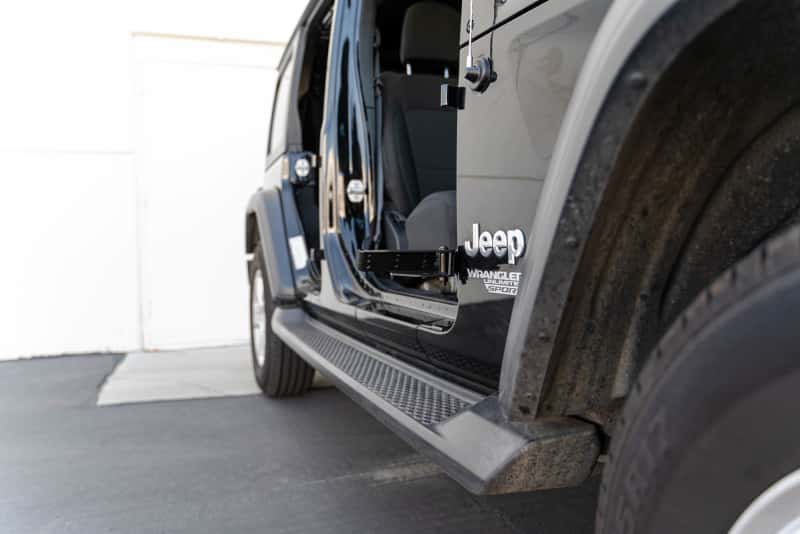 DV8 Offroad — DV8 Offroad 07-23 Jeep Gladiator/Wrangler JT/JK/JL Foot Pegs
Jeep Foot Pegs - view 10