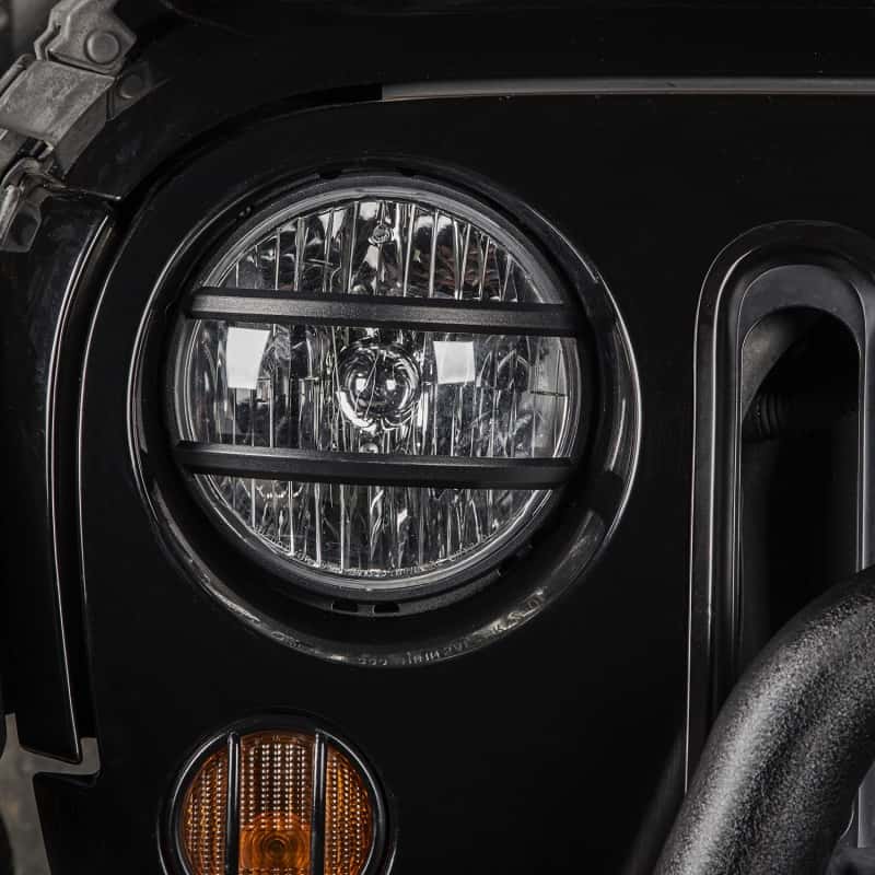 Rugged Ridge — Rugged Ridge 07-18 Jeep Wrangler JK Black Elite Pivotal Headlight Euro Guard
Head Light Guard
OFFROAD_EXTERIOR - view 7