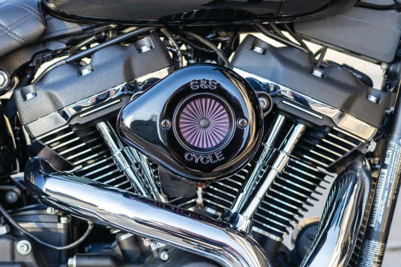 S&S Cycle — S&S Cycle 2017+ M8 Models Stealth Air Stinger Kit w/ Gloss Black - view 3