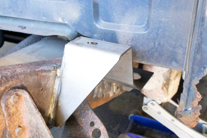 RustBuster — Rust Buster 1988-1998 Chevrolet & GMC C/K 1500 & 2500 Bed and Cab Mount Brackets - Right - view 3