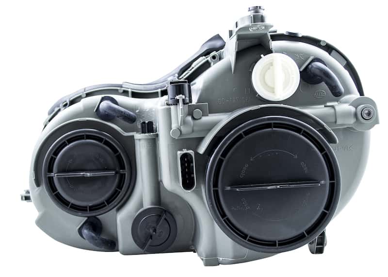 Hella — Hella 2003-2006 Mercedes-Benz C55 CLK55 AMG Halogen Headlight Assembly - view 3
