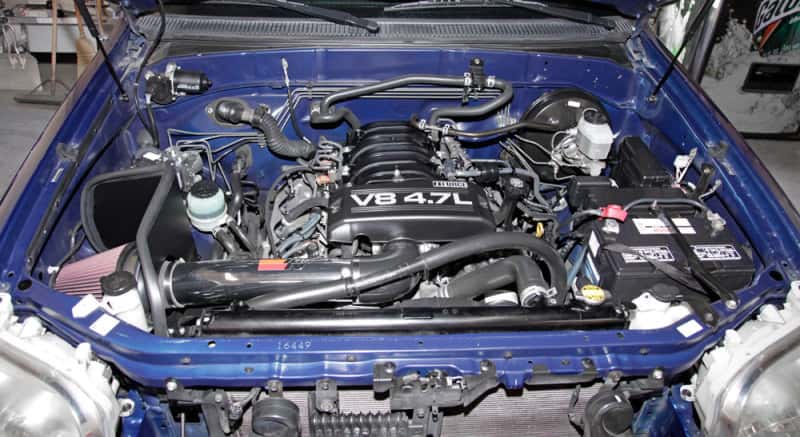 K&N Engineering — K&N 05-07 Toyota Tundra / Sequoia V8-4.7L High Flow Performance Kit
Performance Air Inta
Air Intake System - view 5