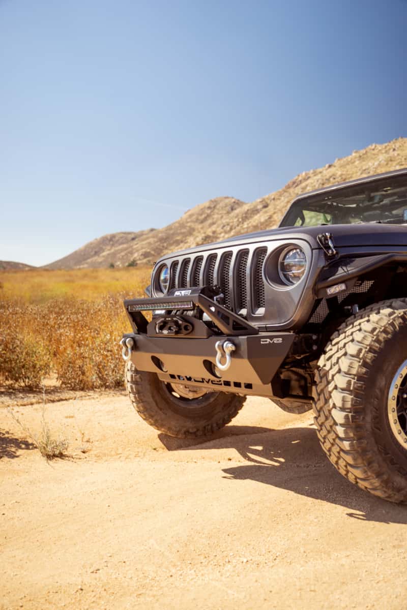 DV8 Offroad — DV8 Offroad 07-23 Jeep Wrangler/Gladiator JT/JK/JL FS-25 Stubby Front Bumper w/Plated Bull Bar
Stubby Front Bumper - view 5
