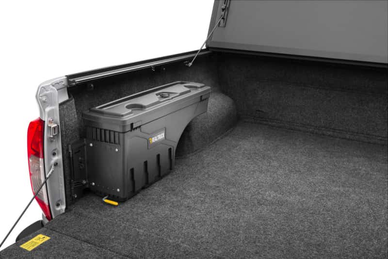 Undercover — UnderCover 2022 Nissan Frontier Ext/Crew All Beds Drivers Side Swing Case - Black Smooth - view 8