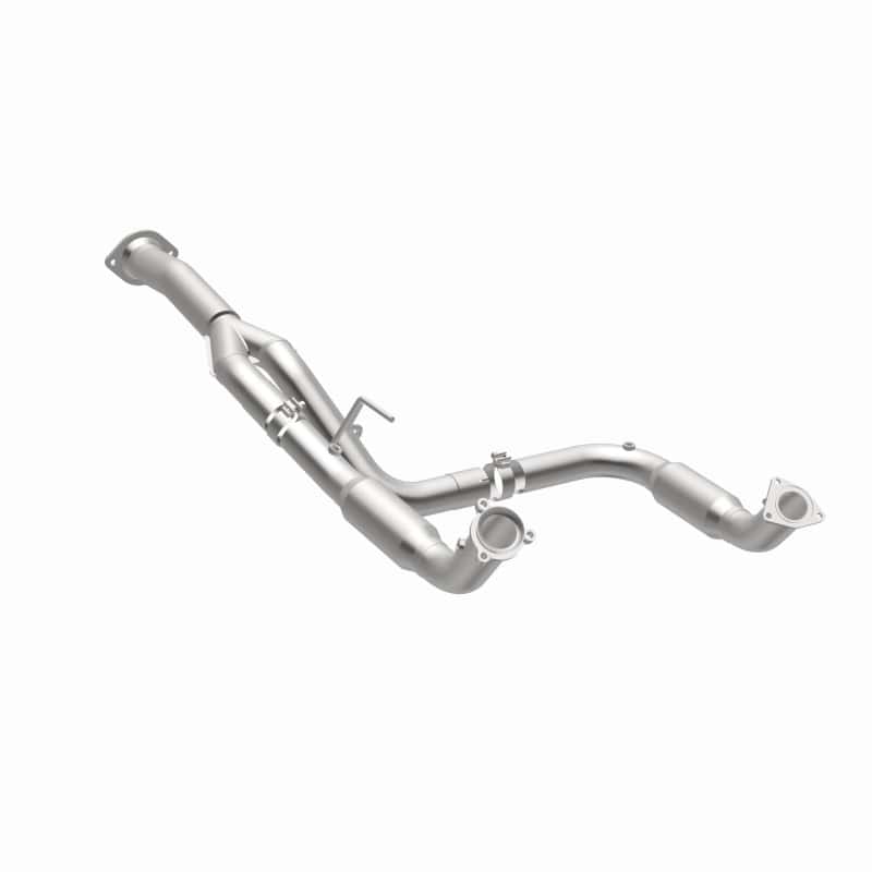 Magnaflow — Magnaflow 11-15 Chevrolet Silverado 2500 HD 6.0L Direct Fit Converter
California - view 23