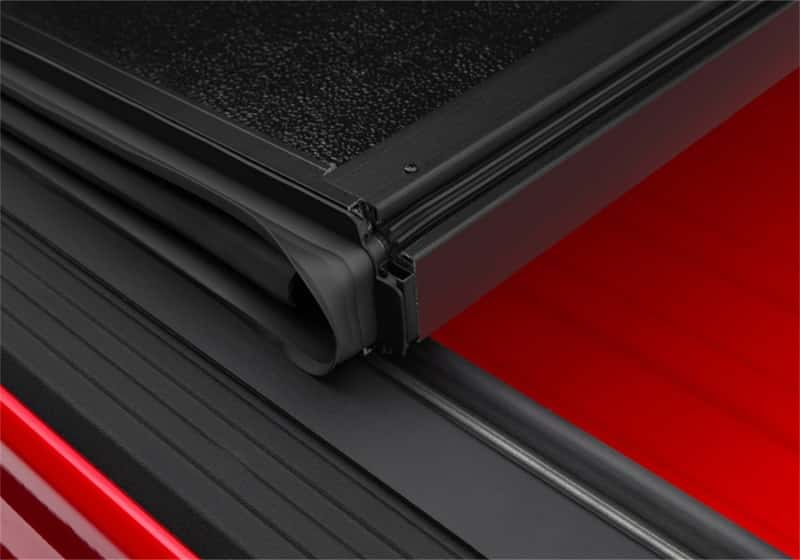 Undercover — UnderCover 2020 Jeep Gladiator 5ft Flex Bed Cover - view 4