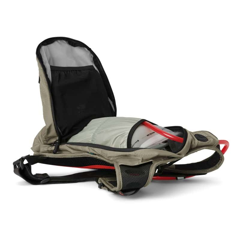 USWE — USWE Outlander Moto Hydration Pack 9L - Sand - view 6