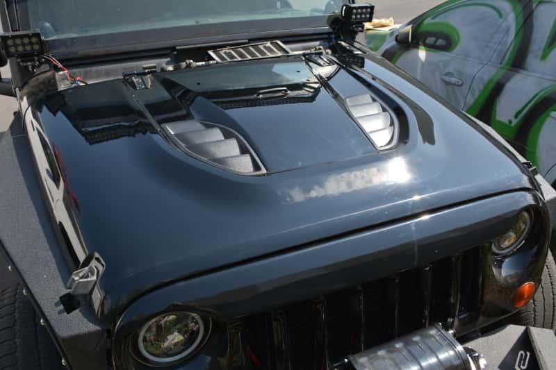 DV8 Offroad — DV8 Offroad 07-18 Jeep Wrangler JK Rubicon 10th Anniversary Replica Hood - view 4