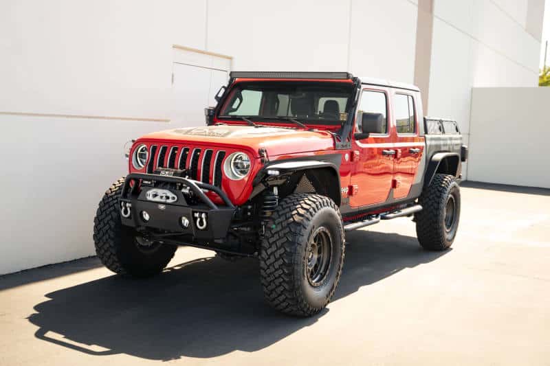 DV8 Offroad — DV8 Offroad 20-23 Jeep Gladiator JT Body/Pinch Weld Mounted Step
Side Steps - view 3