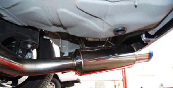 Invidia — Invidia 08-09 WRX Sedan 76mm (101mm tip) RACING Titanium Tip Cat-back Exhaust - view 3