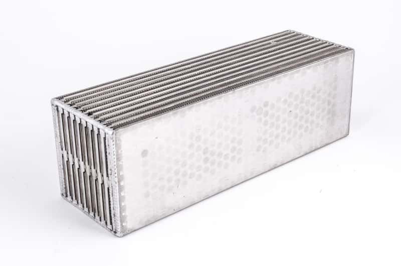 Garrett — Garrett H2O / Air CAC (3.80in x 3.80in x 11.70in) - 750 HP
grt717874-6008 - view 2